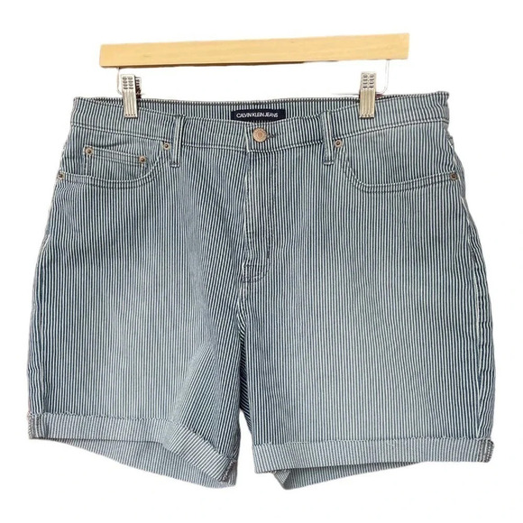 Calvin Klein Women's NWOT Railroad Stripes 5-Pocket Jean Shorts Ruff Hem Size 14 - Picture 1 of 9